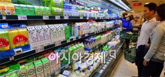 '위기의 우유업계' 월급 최대 40%를 우유·유제품으로…'적자 심각'