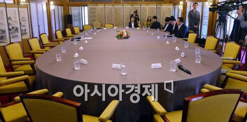[포토]이 총리, 세월호 유가족과의 만남 무산