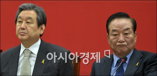 김무성 새누리당 대표(왼쪽)과 서청원 최고위원