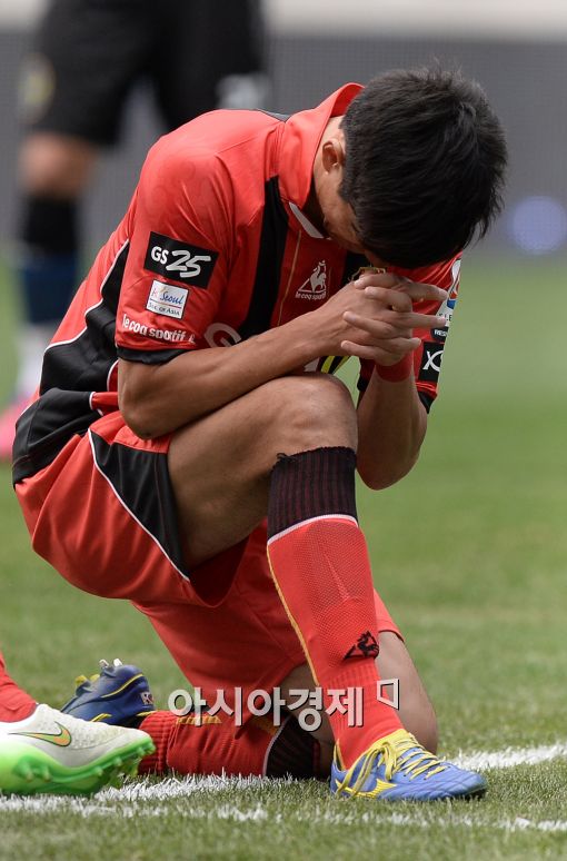 [김현민의 포토리포트]박주영, 7년만에 기도