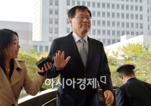 [포토]취재진의 질의에 답변 거부하는 김진태 검찰총장