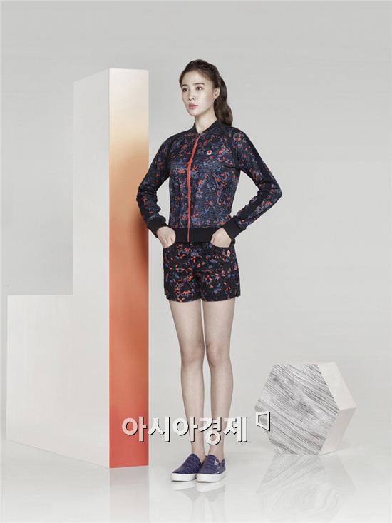 와이드앵글, 여성용 기하학 패턴 점퍼·팬츠 세트 출시