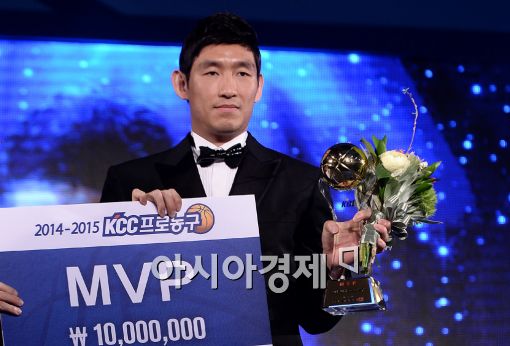 [포토]2014-2015 프로농구 MVP는 양동근