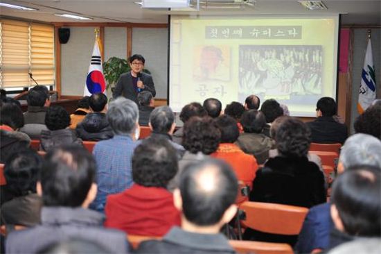 송파구, 실버세대 위한 ‘행복한 100세 스쿨’ 운영 