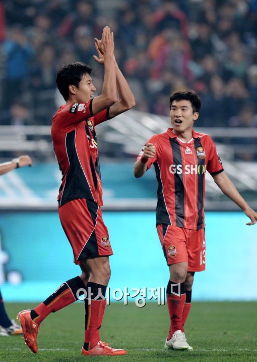 [포토]김현성, '선제골, 손뼉 쳐 주세요!'