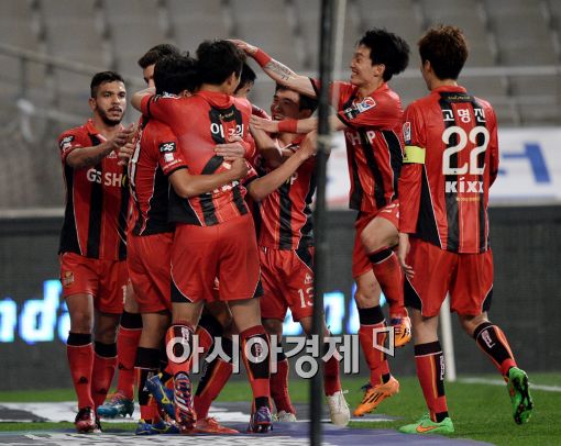 [포토]FC서울, '팀 통산 1,500골 세리머니'