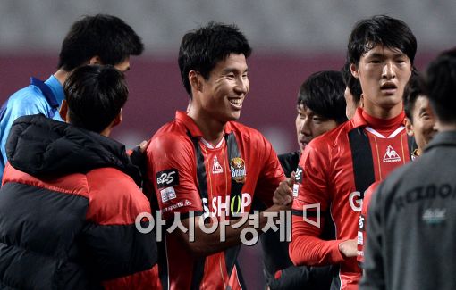 [포토]김현성, '결승골로 1-0 승리 이끌었어요'