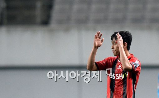 [포토]교체아웃되는 박주영