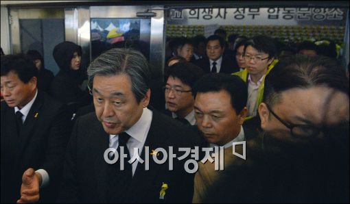 [포토]안산 분향소 찾은 김무성 대표