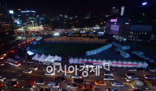 [포토]서울광장에 뜬 촛불세월호 