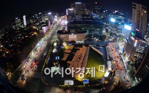 [포토]서울 도심을 항해하는 촛불세월호 