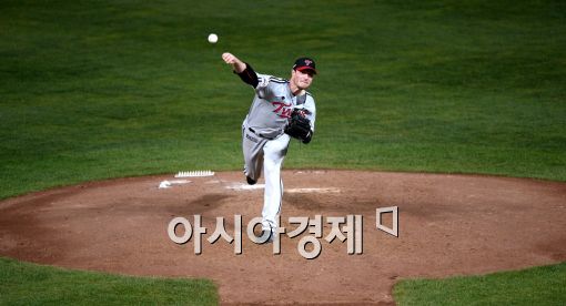 [포토]LG 루카스, '오늘은 달라!'