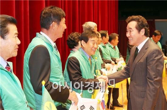 [포토]이낙연 전남도지사, 숲 속의 전남 만들기 선포식 참석