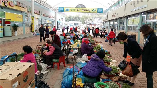 추억 되살리는 보성향토시장 ‘할머니장터’