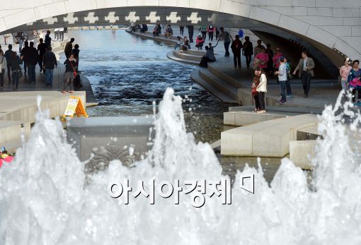 [포토]화창한 봄 날씨 만끽하는 시민들