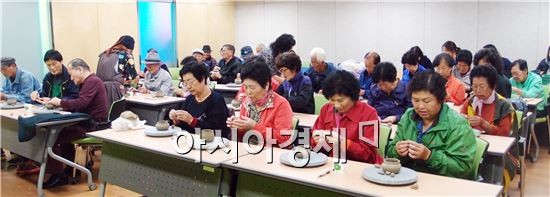 순천시는 22일 순천의료원에서 재가 암환자 60여명을 대상으로 올해 두 번째 자조모임이 열렸다.