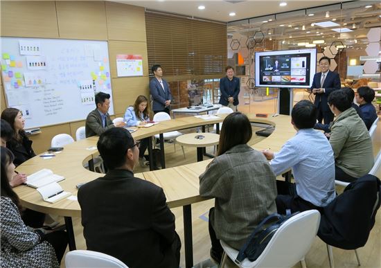 롯데OneTV 창조경제특별관 사업설명회 및 입점 상담 모습