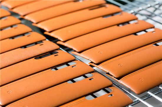 LG전자, "G4는 천연 가죽 커버로 엣지있게"