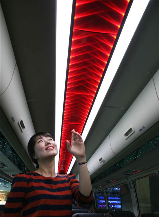 LG이노텍, 기아차 고급 대형버스에 LED입체조명 장착