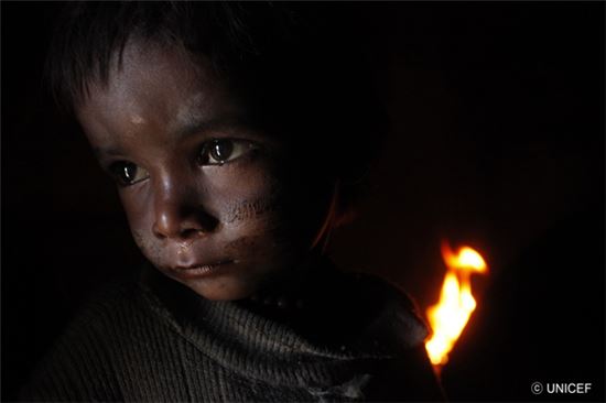 네팔 지진 피해에 신경숙 작가 "네팔서 만났던 아이들의 눈동자가…" 관심 촉구 