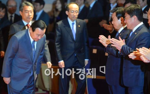 [포토]이완구 국무총리, 최단기 임기 