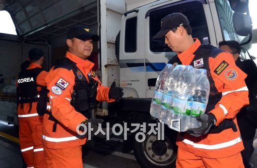 [포토]출국 준비 한창인 대한민국 해외긴급구호대 대원들