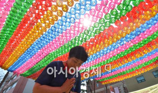 [포토]합장하는 불자