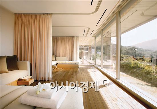 "푸욱 담그고 싶다"…도심 속 힐링, 스파