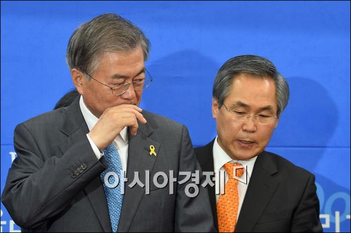 [포토]회의 참석하는 문재인 대표