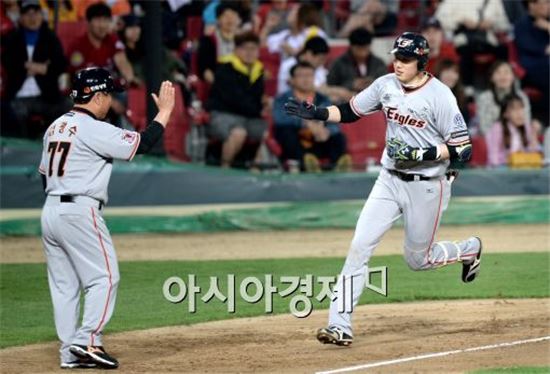 프로야구 한화 내야수 김회성(오른쪽)[사진=김현민 기자]