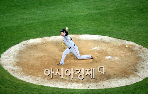 [포토]역투하는 한화 권혁