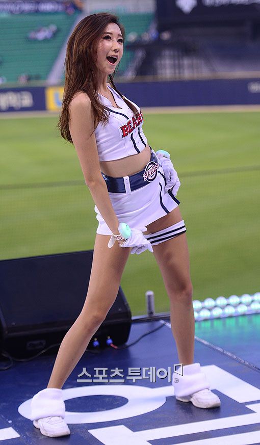 [포토] 남심 저격하는 '매끈한 몸매'