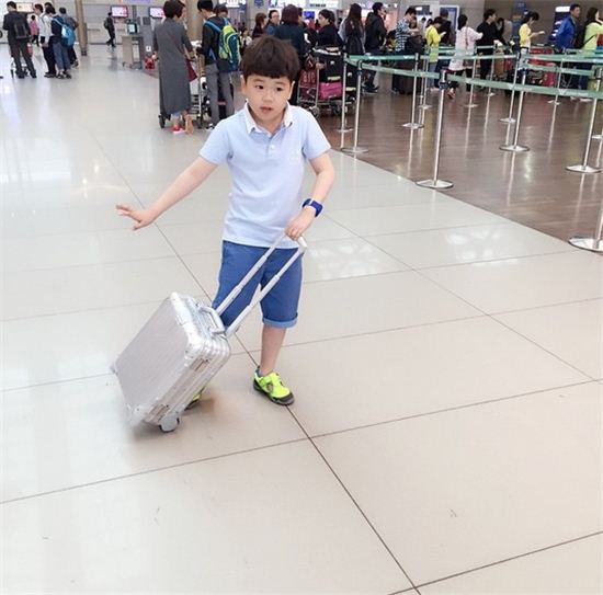 "윤후 맞아?"…최근 근황 보니 '폭풍성장' 