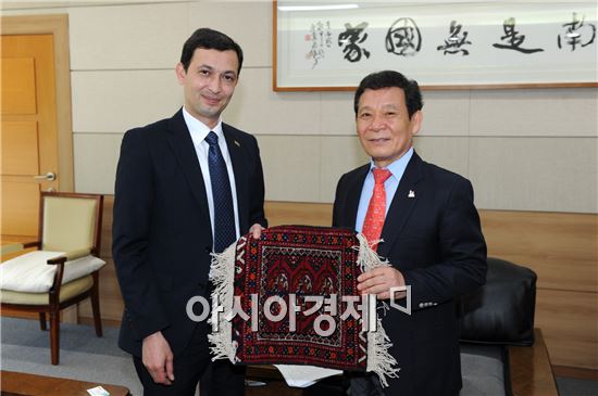 윤장현 광주시장, 미랏 마메탈리예프 주한 투르크메니스탄 대사 접견