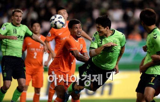 [포토]김형일, '헤딩 추가골 순간'