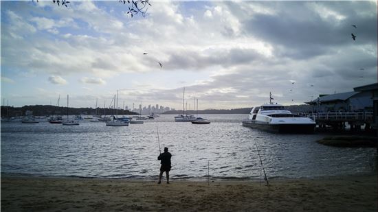 오중석 사진작가가 LG G4로 촬영한 사진. 역광을 이용해 호주 시드니의 바다와 구름이 움직이는 한 순간을 담았다. 감도는 50, 셔터 스피드는 0.0005초로 조절했다. 