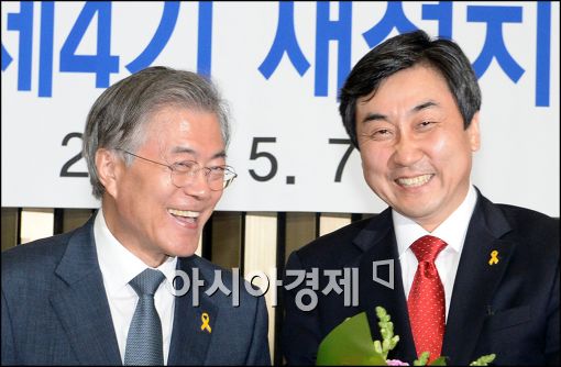 [포토]활짝 웃는 문재인·이종걸