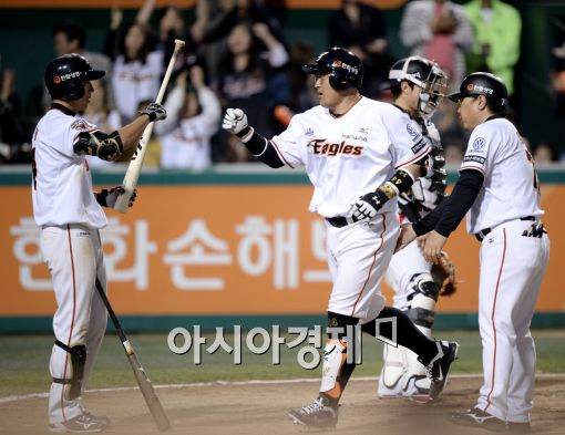 [포토]조인성, '달아나는 추가 솔로포'