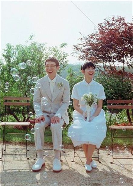 하시시박, 건강한 아들 순산…"봉태규 아내 곁 지켜"