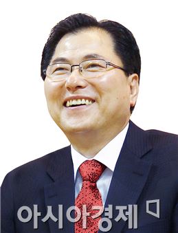 신우철 완도군수, 2015 유권자대상 수상