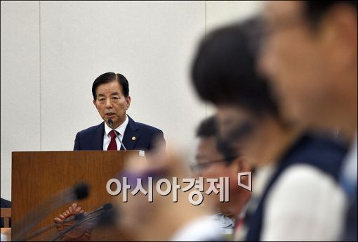 [포토]긴급 현안보고 출석한 한민구 장관