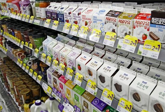 얇아진 지갑, '덤'행사에만 열린다…1+1 제품 매출 급증