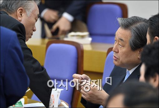 [포토]통일경제교실 참석한 김무성 대표