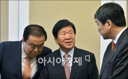 [포토]심각한 새정치연합 중진의원