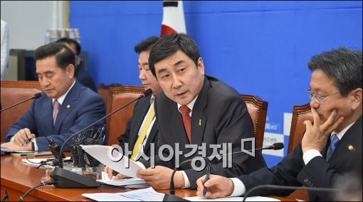 [포토]발언하는 이종걸 원내대표