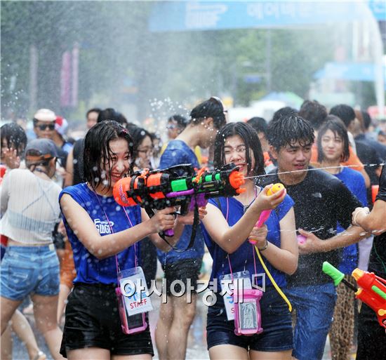 광주U대회, 광주 알리는 국민문화축제로