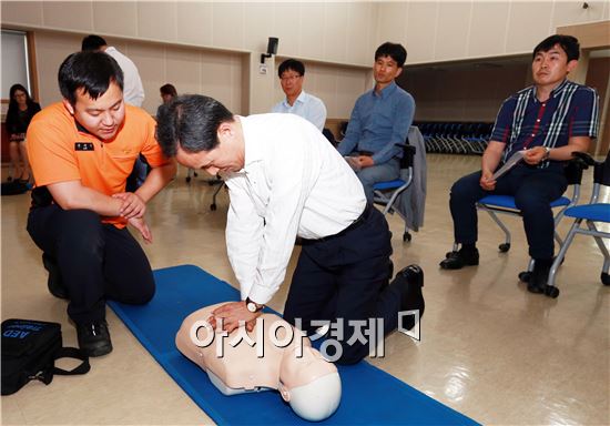 전남교육청 모든 직원 심폐소생술 교육받는다 