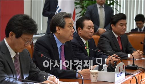 [포토]발언하는 김무성 대표