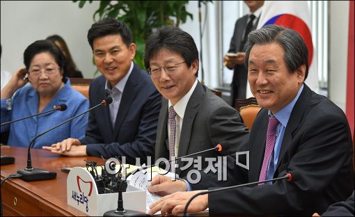 [포토]'웃는 새누리당'