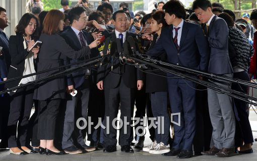 [포토]이완구 전총리, 고검 출석